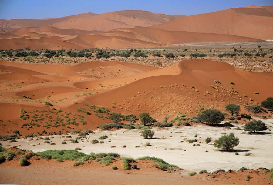 From Windhoek: Budget Sossusvlei Guided 2-Day Tour - The five-hour road from Windhoek to Sesriem