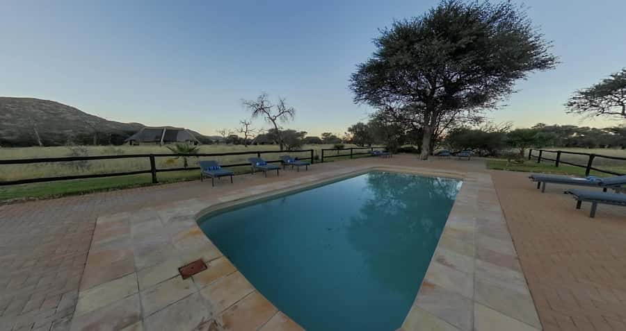 From Windhoek: Okapuka Safari Lodge Day Trip - From Windhoek to Okapuka in half an hour