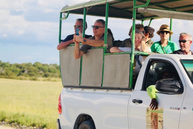 Safari in Etosha national park with professional tour guides born in Etosha. - The guides make the biggest difference