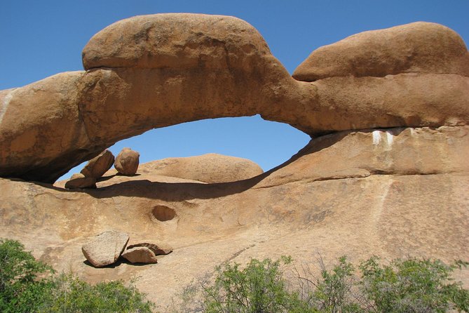 Spitzkoppe - Day Tour to the Spitzkoppe Mountain from Swakopmund - Local lunch and time to slow down