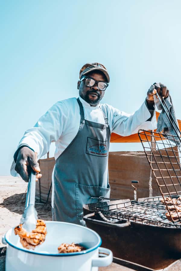 Walvis Bay: Sandwich Harbour 4x4 Trip with Beach BBQ Lunch - Crossing the Namib dunes by 4x4