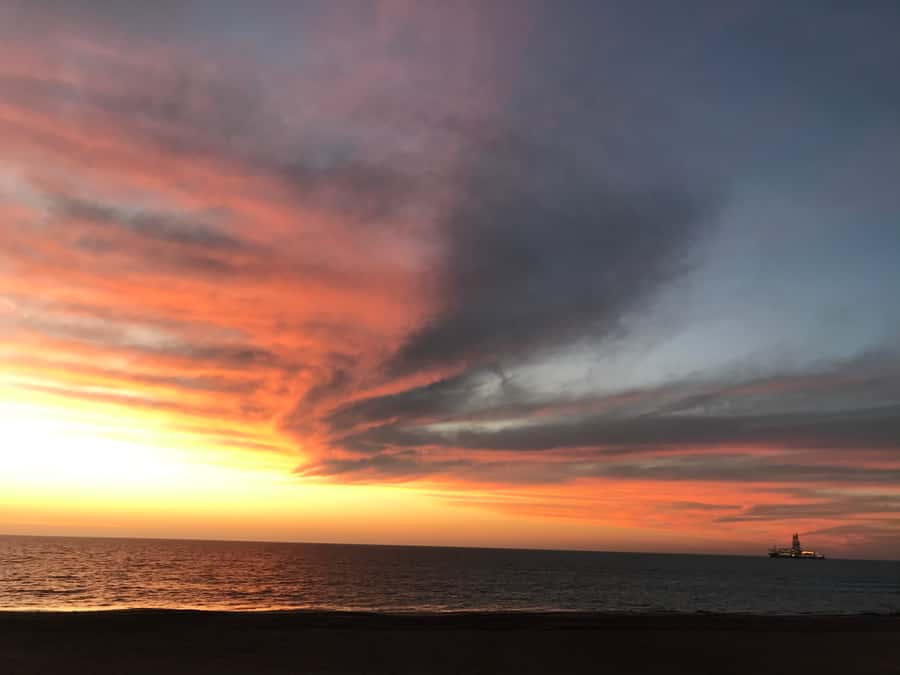 Walvis Bay: Sandwich Harbour Sunset Photography Tour - Along the Atlantic beach toward Sandwich Harbour