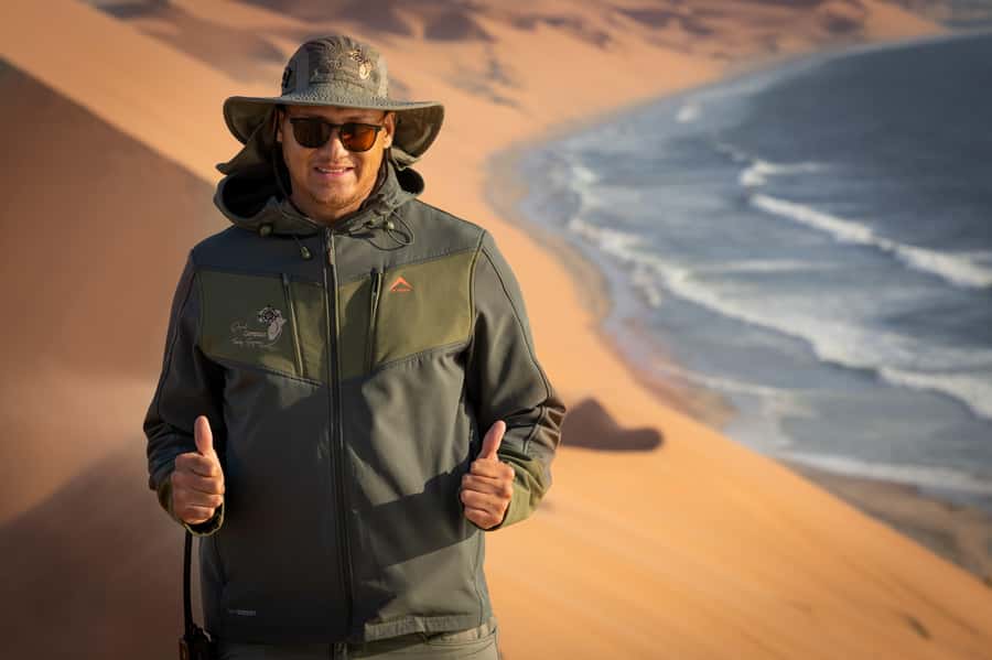 Walvisbay: Sandwich Harbour 4x4 & Sandboarding Tours - Leaving the road for the Namib dunes