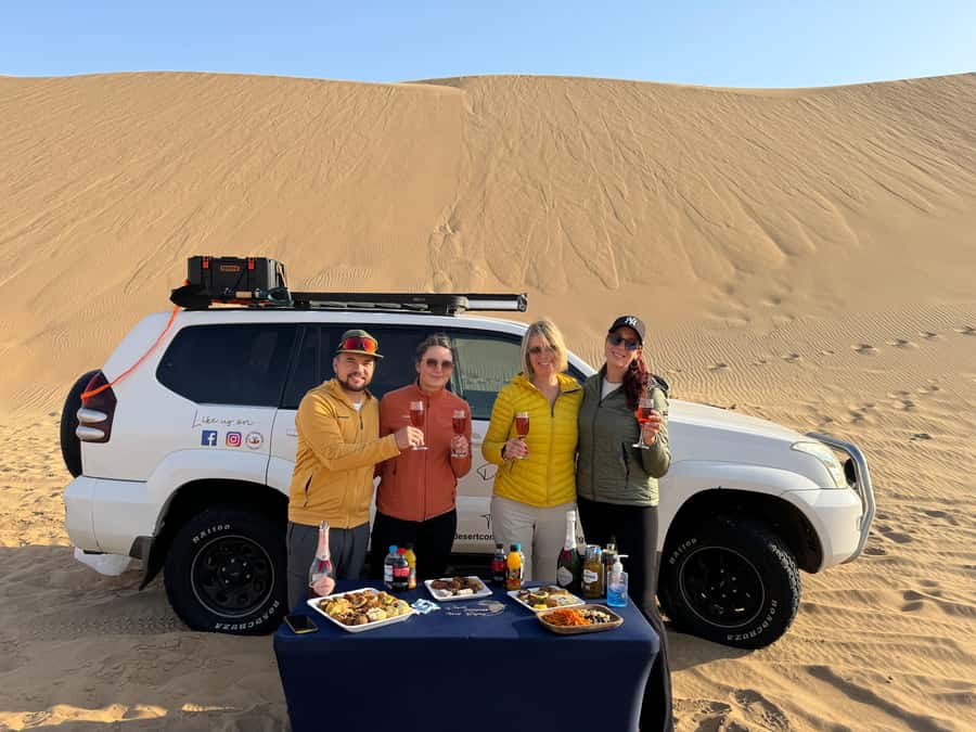 Walvisbay: Sandwich Harbour 4x4 & Sandboarding Tours - The Pink Lake and the working salt coast